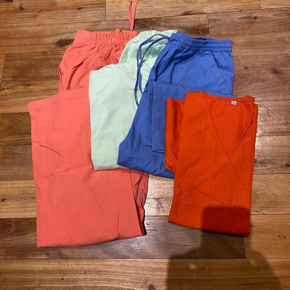 Free Scrubs bundle for 50$ purchase